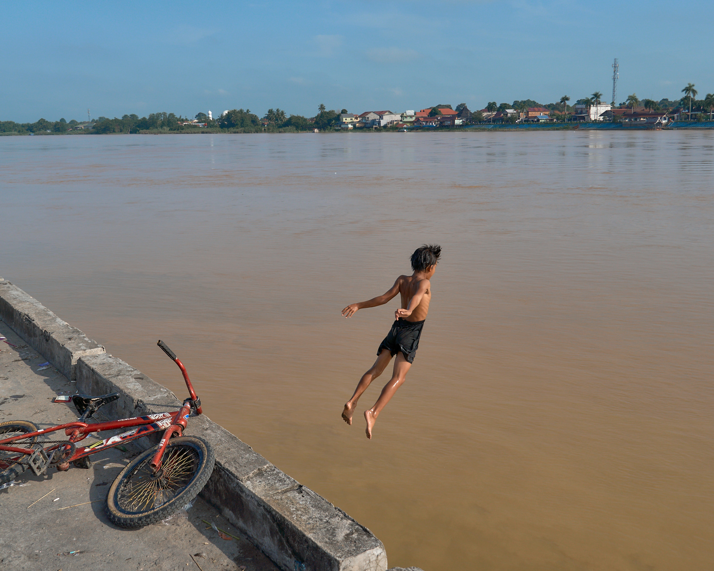 Living Along the Batanghari River photo essay