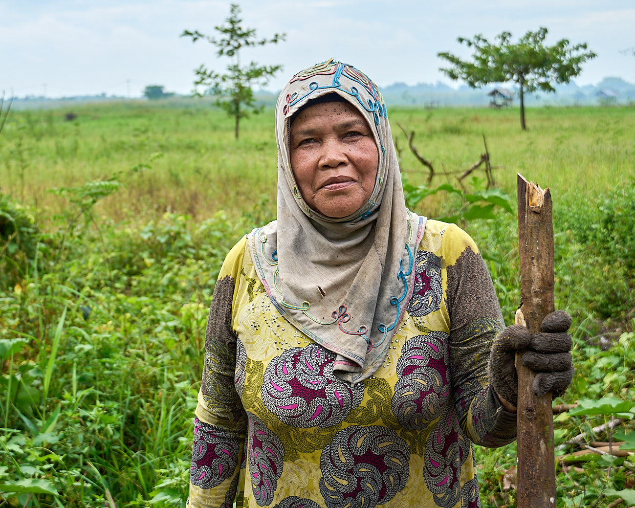 Students of Sekolah Alam Lubuk Pusako farming in Muaro Jambi
