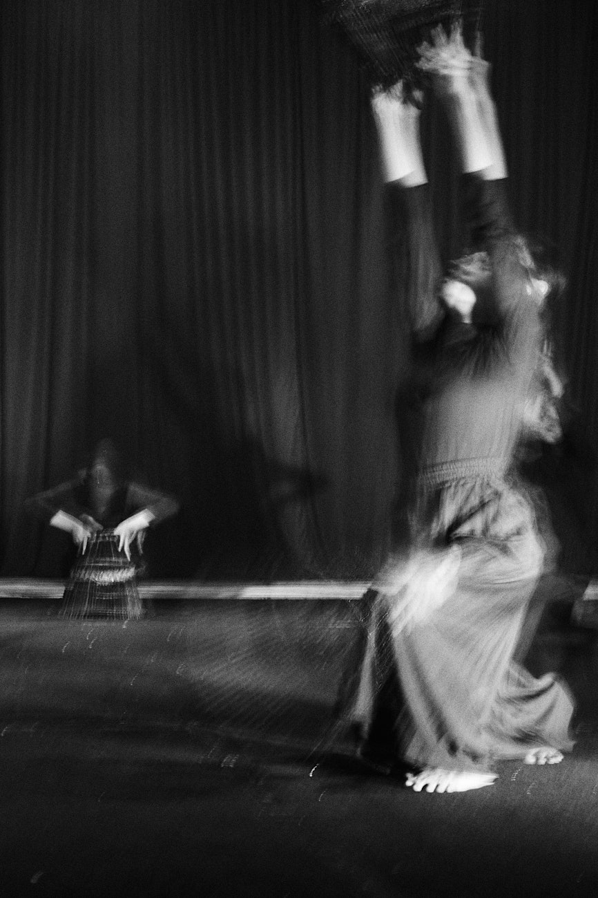 Staged performance rupture